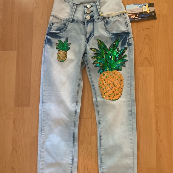 Jeans - Picture 1 of 4